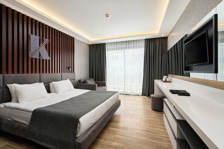 Room 13 of 92