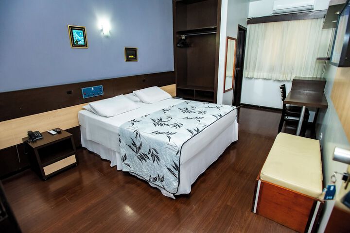 Room 21 of 77