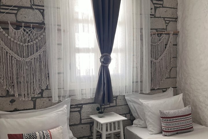 Room 20 of 124
