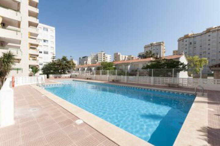 Pool 14 of 18