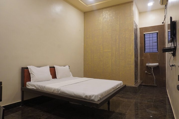Room 7 of 25