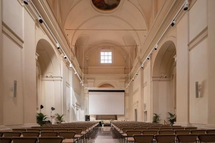 Ballroom/Hall 85 of 90