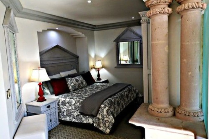 Room 7 of 70