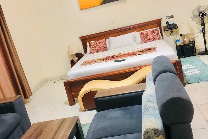 Room 15 of 40