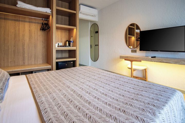 Room 12 of 46
