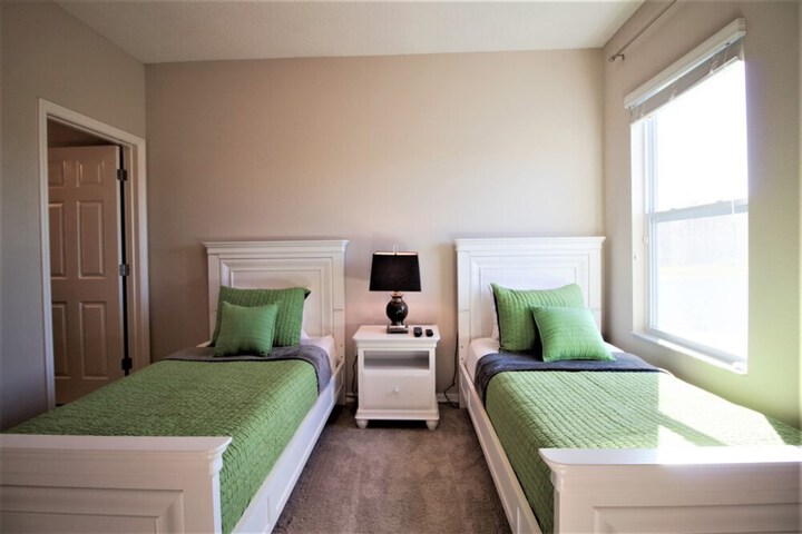 Room 12 of 64