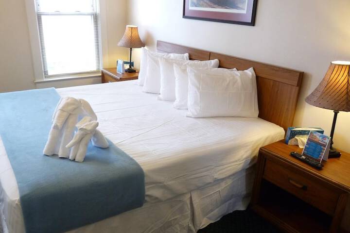 Room 30 of 102