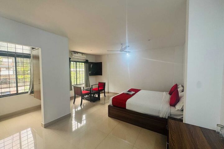 Room 11 of 27