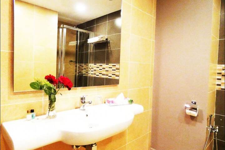 Room 14 of 34