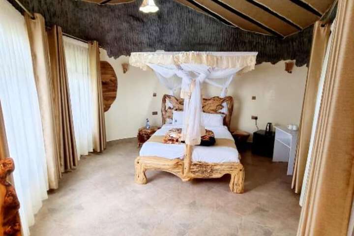 Room 3 of 32