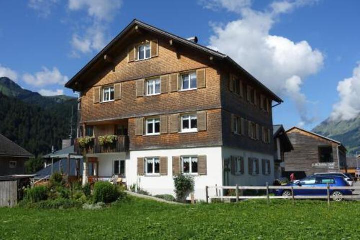 HAUS ROMY