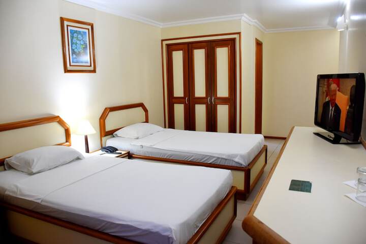 Room 12 of 32