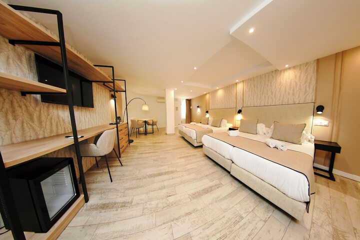 Hotel Zen Airport with Free shuttle