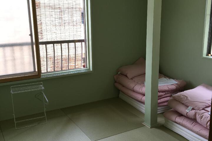 Room 10 of 10