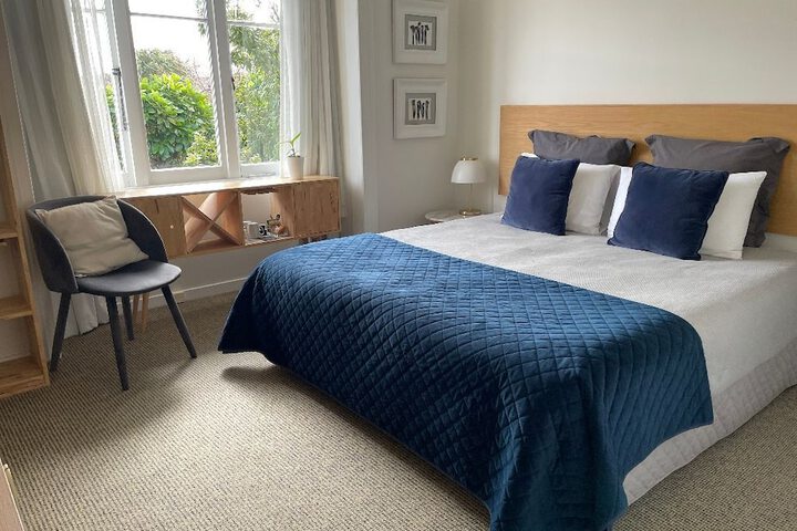 Room 4 of 80