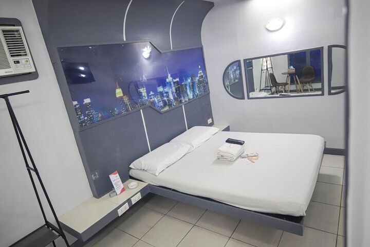 Room 55 of 77