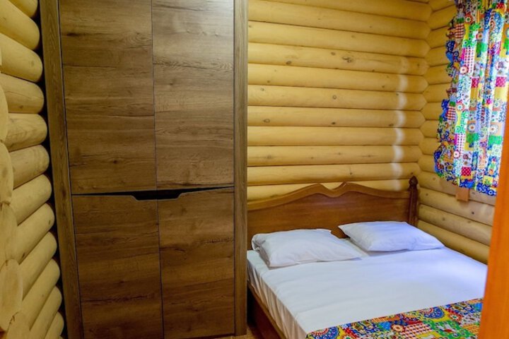 Room 3 of 64