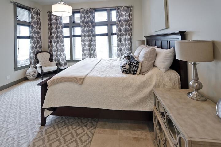Room 2 of 19