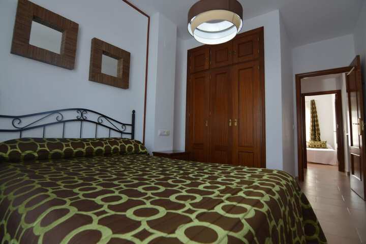 Room 4 of 17