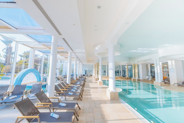 Hotel with Pool