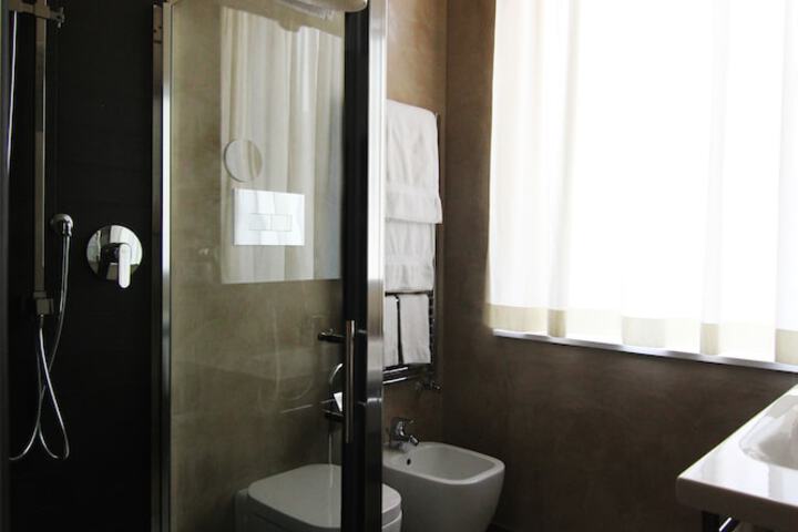 Room 16 of 34