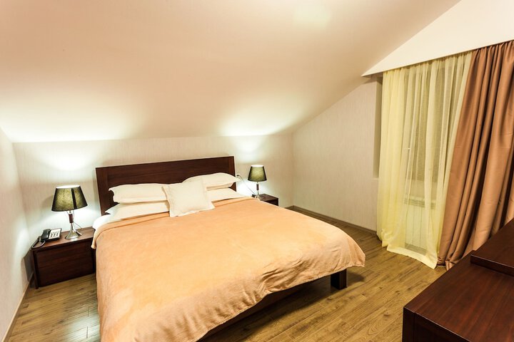 Room 34 of 93