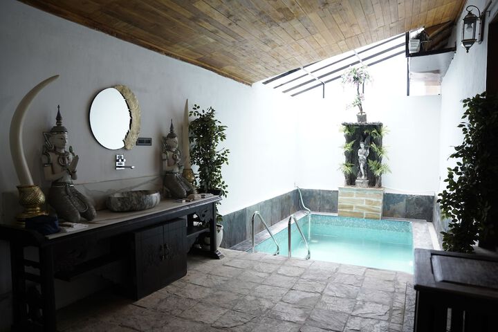 Pool 5 of 9
