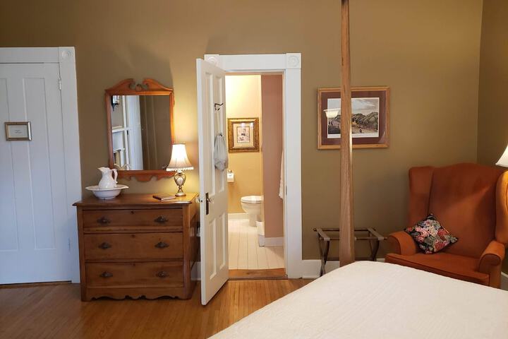 Room 34 of 47