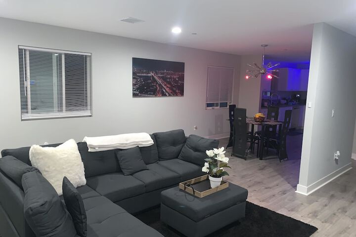 Room 32 of 38
