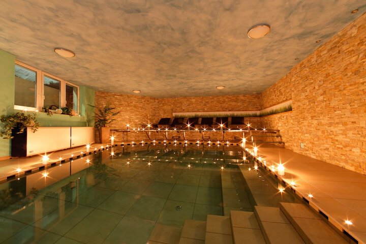 Pool 37 of 57