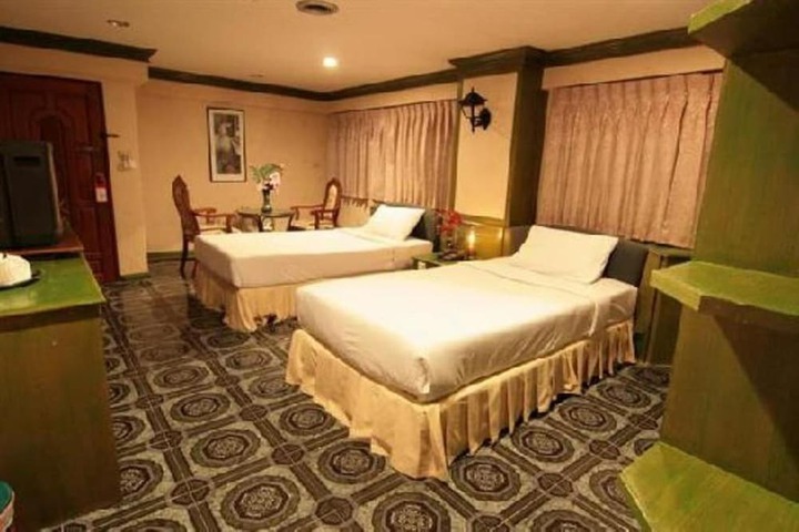 Room 7 of 20
