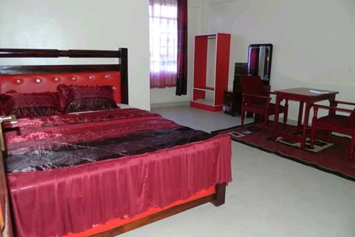 Room 4 of 15