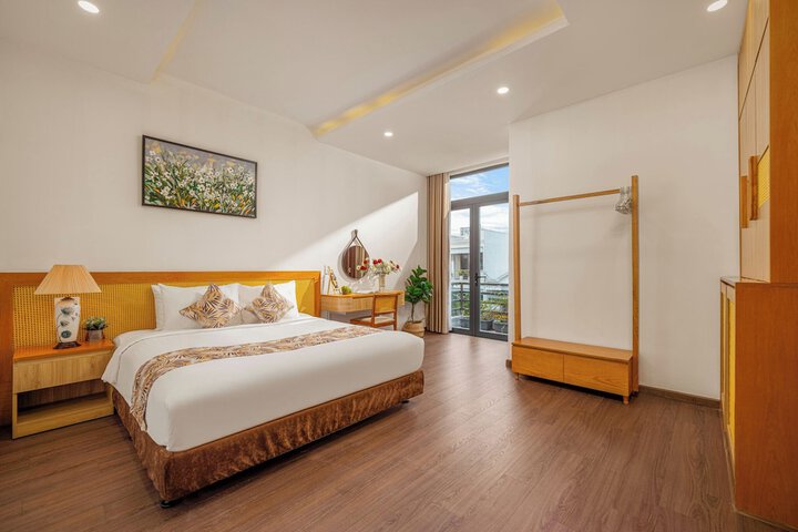 Room 3 of 37