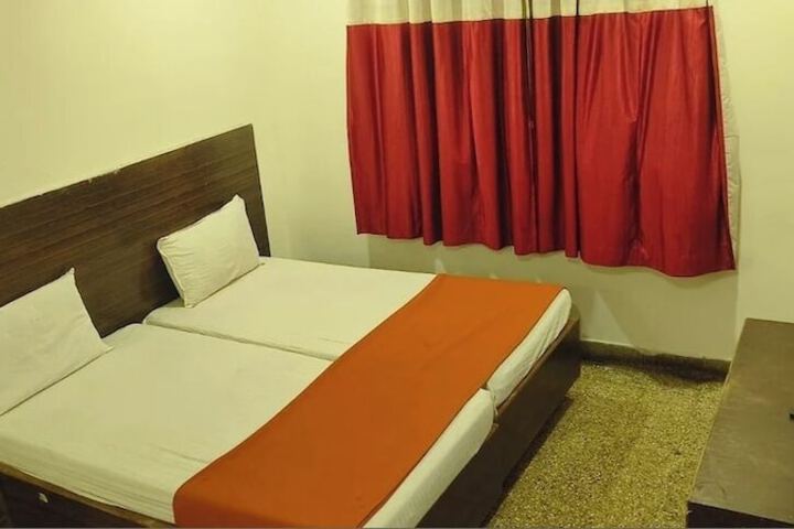 Room 9 of 22