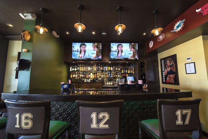 Lounge 62 of 91