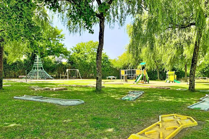 Children's play area - outdoor