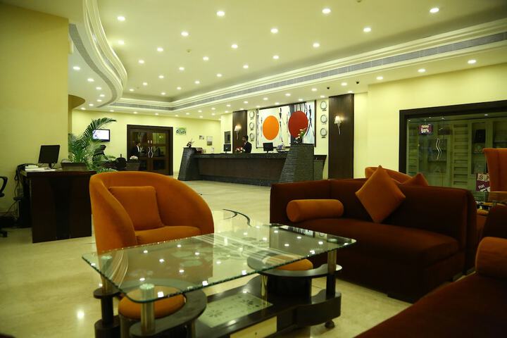Entrance & Lobby