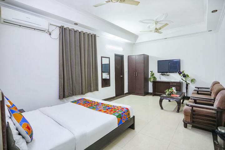 Room 15 of 31