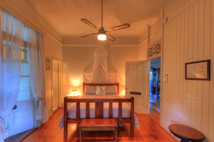Room 4 of 31