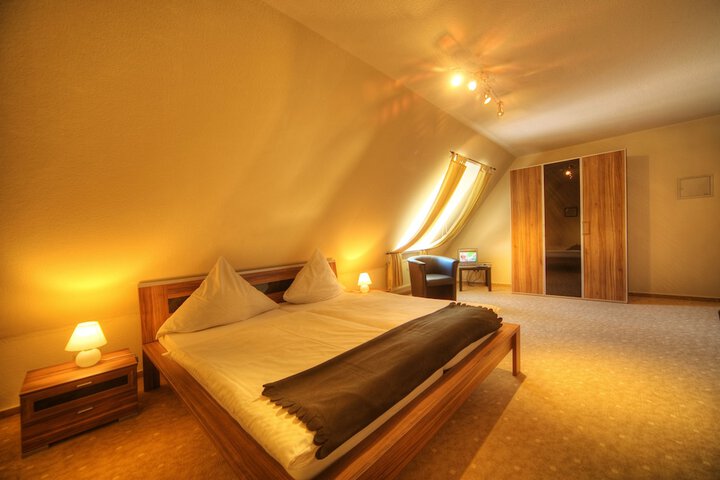 Room 3 of 15