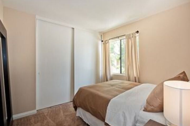 Room 9 of 24