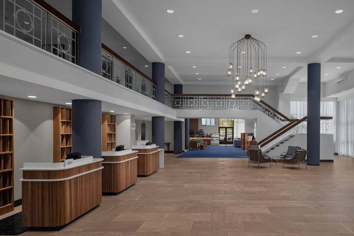 Lobby lounge