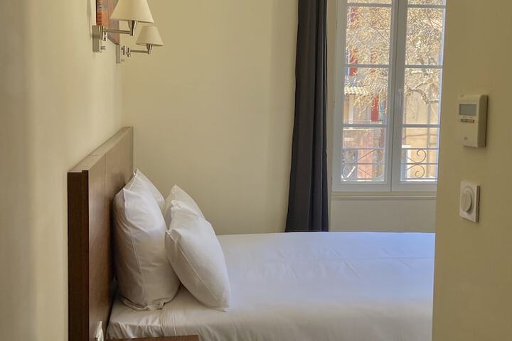 Room 25 of 81