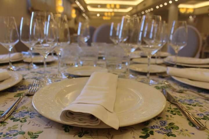 Dining 37 of 61