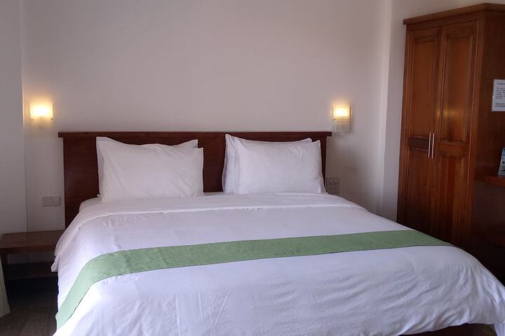 Room 14 of 87