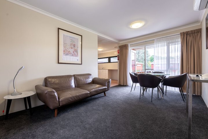 Room 51 of 90