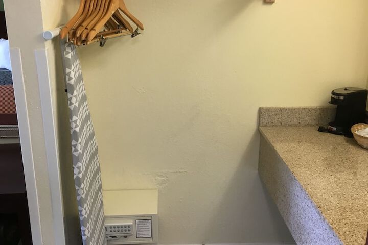 2 Double Beds Poolside Pet Friendly (11 of 11)