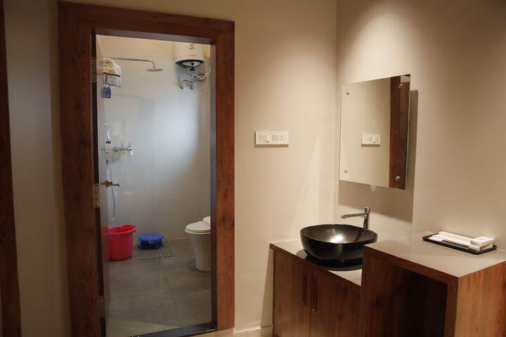 Room 8 of 30