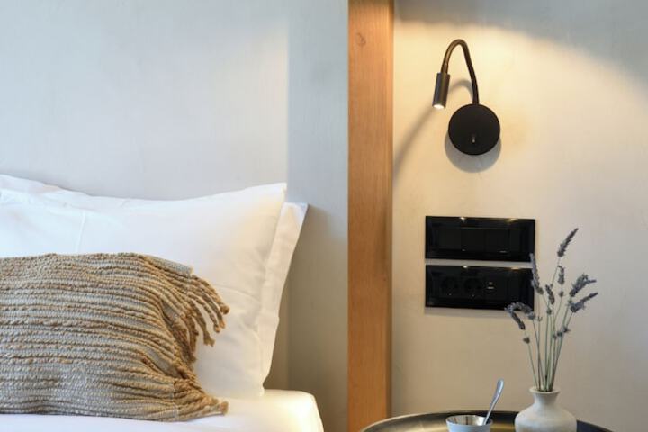 Room 9 of 38