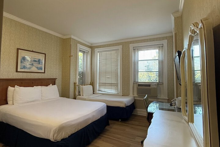 Room 12 of 66